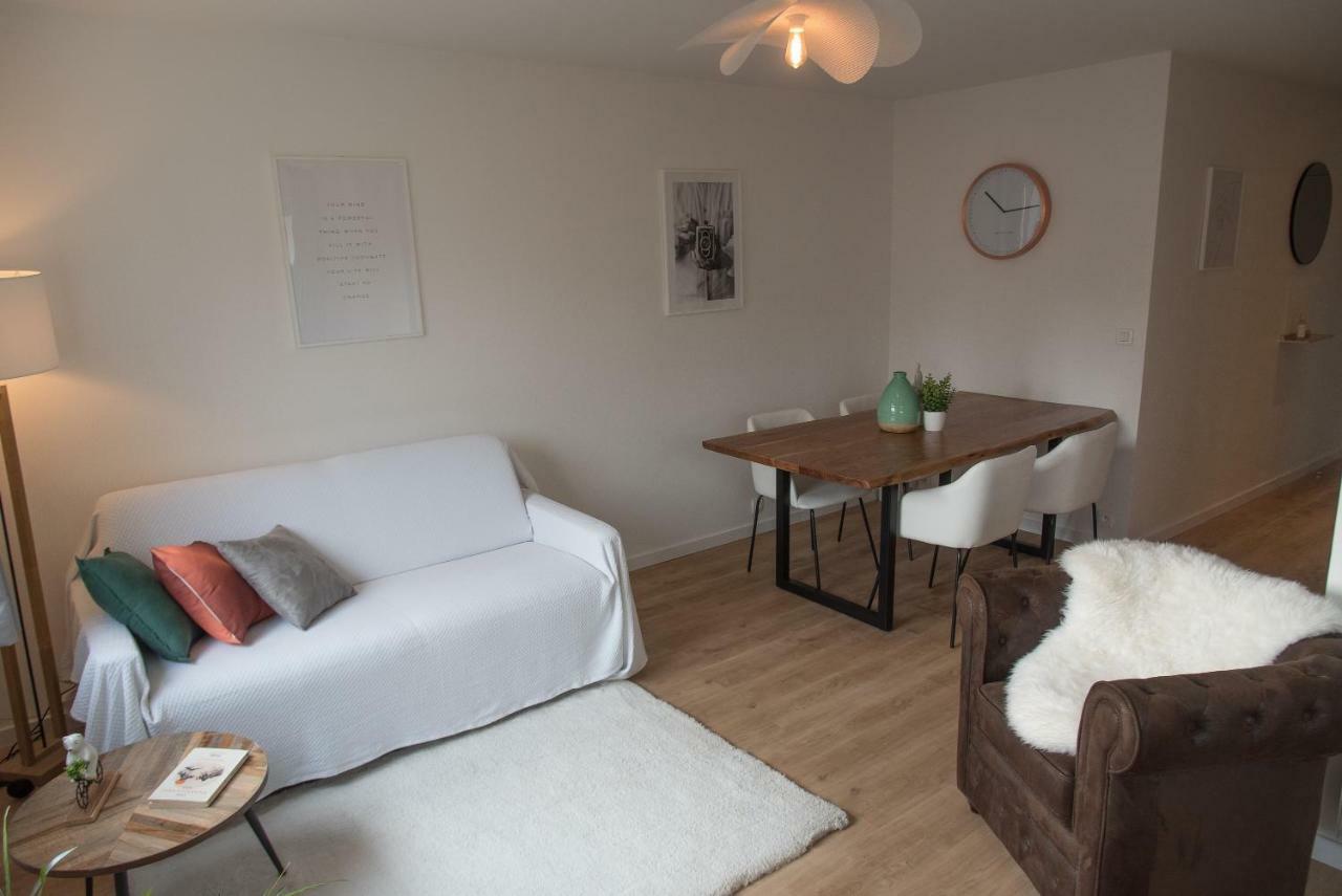 Au Rue De La Fleuriee Apartment Saint-Apollinaire  Bagian luar foto